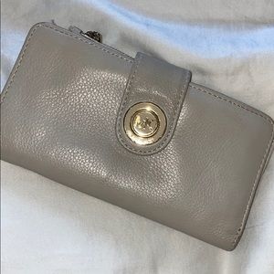 Michael Kors off white/cream wallet